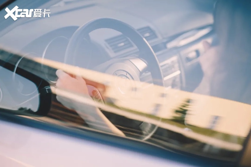 椅晒的烫怎么降温才靠谱?新葡京娱乐场app夏天座(图2) 椅晒的烫怎么降温才靠谱?新葡京娱乐场app夏天座(图2)